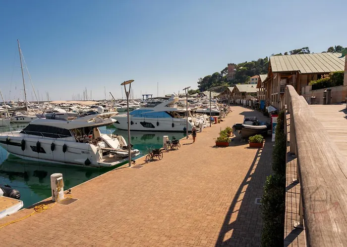 Premium Sea View - Free Parking - 4 Min Apartmán *