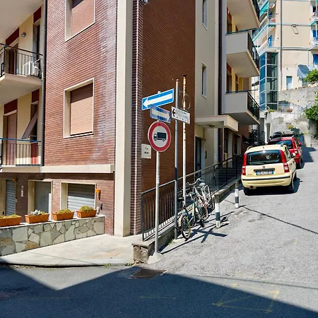 Appartement Premium Sea View - Free Parking - 4 Min Varazze